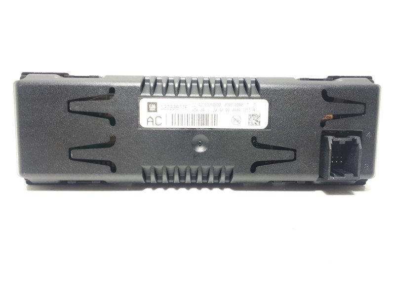 Recambio de pantalla multifuncion para opel insignia berlina cosmo referencia OEM IAM 13233977F A2C53256932 