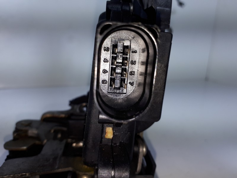 Recambio de cerradura puerta delantera derecha para volkswagen golf iv berlina (1j1) básico referencia OEM IAM 3B1837016AD  