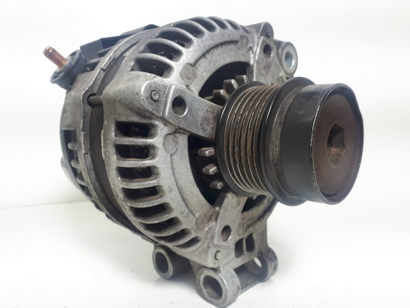 Recambio de alternador para jaguar s-type 2.7 v6 diesel classic referencia OEM IAM 4R8310300AB 1042103720 