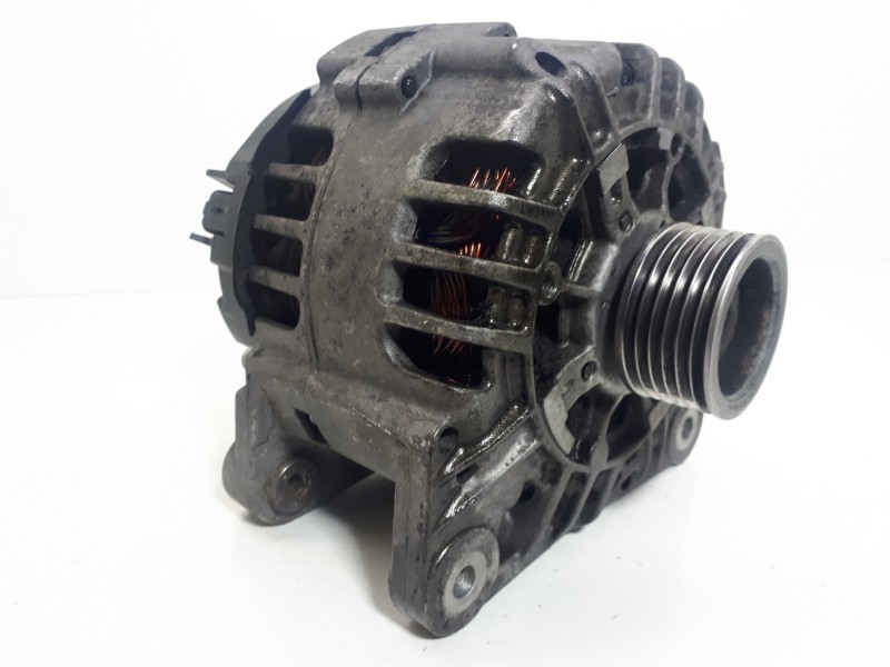 Recambio de alternador para nissan primastar (x83) combi, 6 plazas, batalla corta referencia OEM IAM 8200495304 SG12B097 