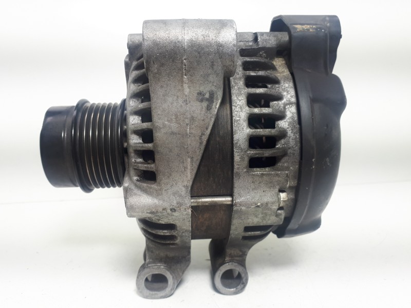 Recambio de alternador para jaguar s-type 2.7 v6 diesel classic referencia OEM IAM 4R8310300AB 1042103720 
