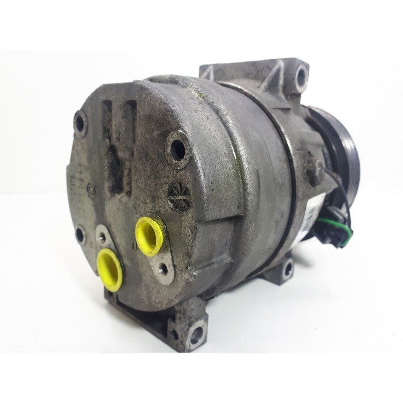 Recambio de compresor aire acondicionado para nissan primastar (x83) combi, 6 plazas, batalla corta referencia OEM IAM 770010576