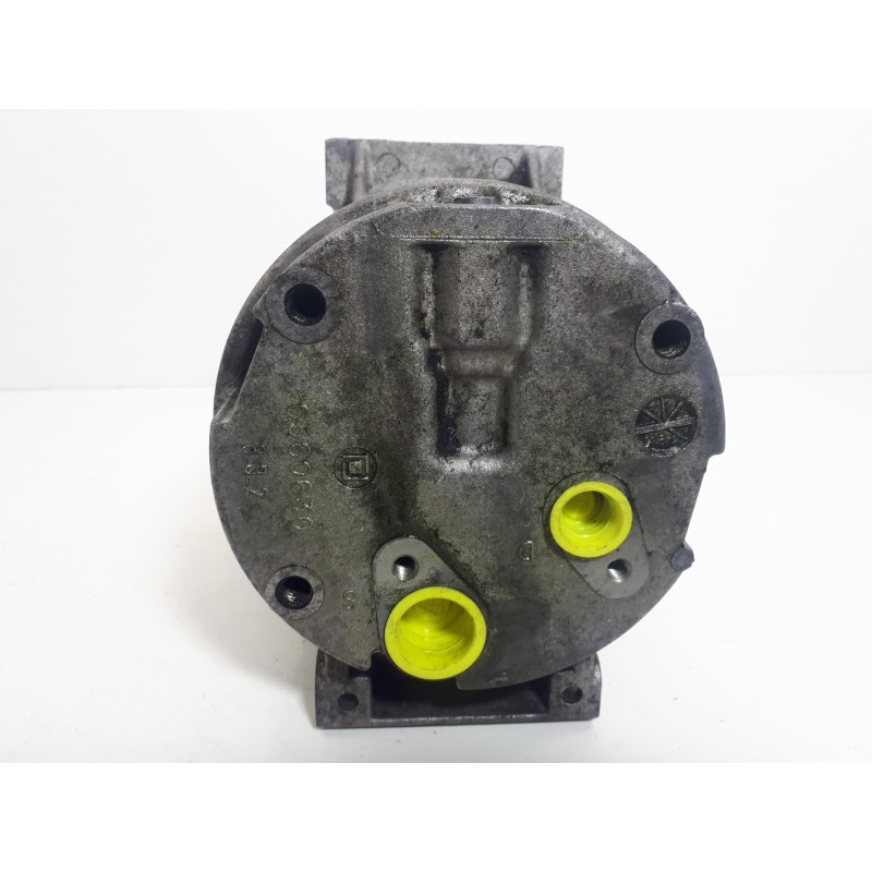 Recambio de compresor aire acondicionado para nissan primastar (x83) combi, 6 plazas, batalla corta referencia OEM IAM 770010576