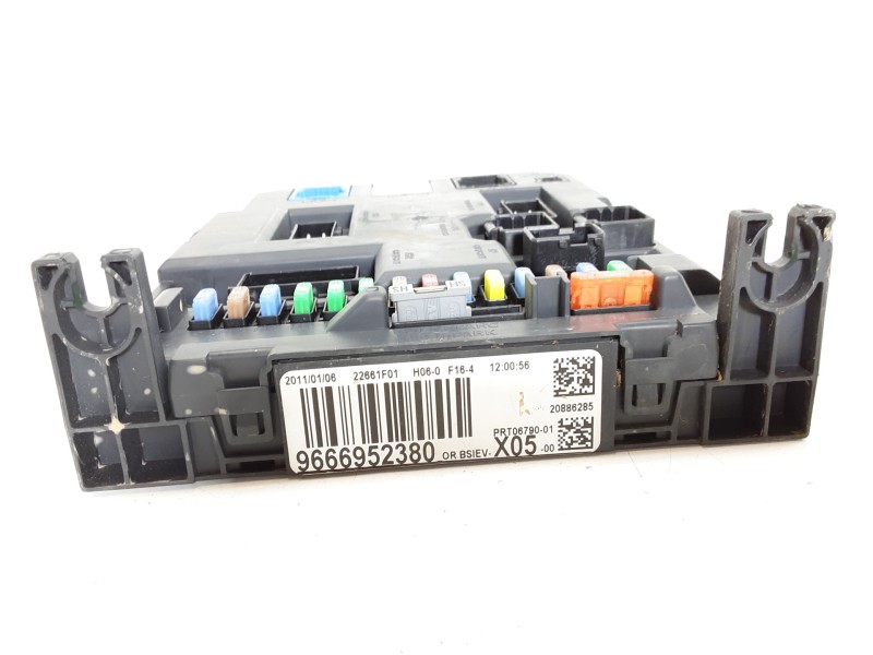 Recambio de caja reles / fusibles para citroën c3 picasso attraction referencia OEM IAM 9666952380 BSIEVX05 