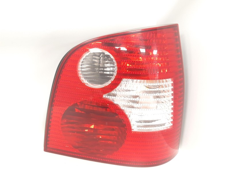 Recambio de piloto trasero derecho para volkswagen polo (9n1) highline referencia OEM IAM 6Q6945096G  