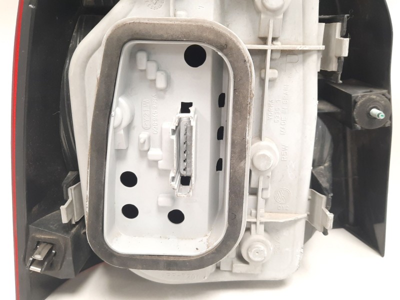 Recambio de piloto trasero derecho para volkswagen polo (9n1) highline referencia OEM IAM 6Q6945096G  
