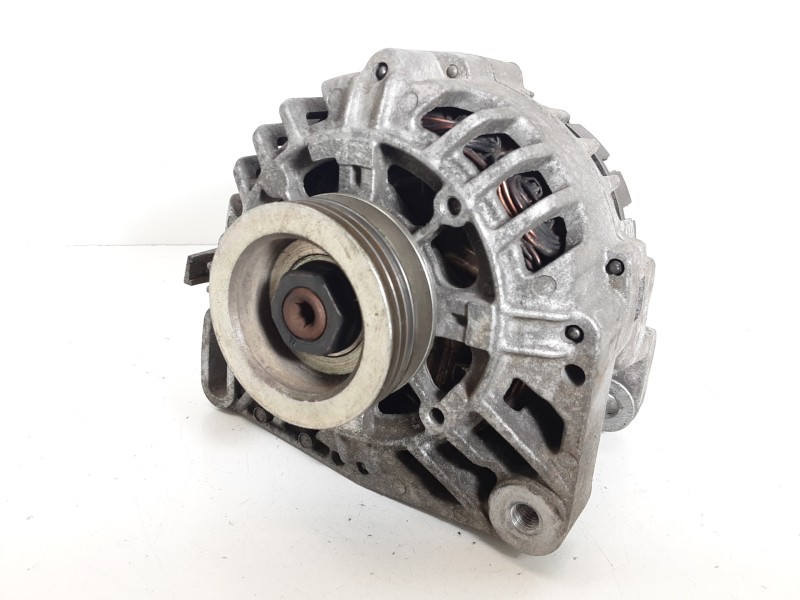 Recambio de alternador para dacia sandero ambiance referencia OEM IAM 8200660044B SG9B107 