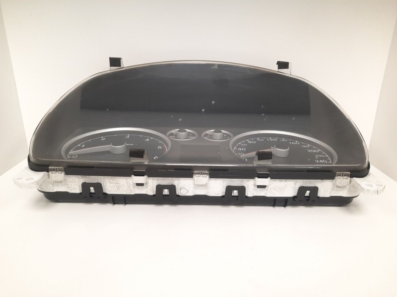 Recambio de cuadro instrumentos para hyundai i30 classic referencia OEM IAM 940032R200 11001335101U 