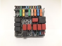 Recambio de caja reles / fusibles para fiat 500 referencia OEM IAM 51781452   2