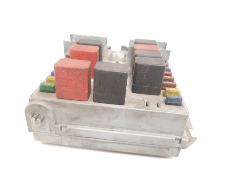 Recambio de caja reles / fusibles para fiat stilo (192) 1.9 jtd / 1.9 jtd 115 active referencia OEM IAM 0051759555 46796538 