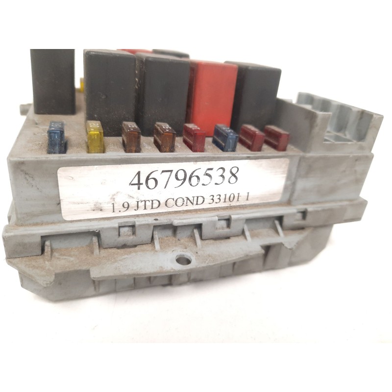 Recambio de caja reles / fusibles para fiat stilo (192) 1.9 jtd / 1.9 jtd 115 active referencia OEM IAM 0051759555 46796538 