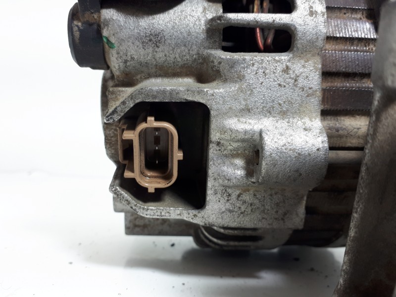 Recambio de alternador para ford fusion (cbk) ambiente referencia OEM IAM 2S6T10300DB A005TA7792 90A