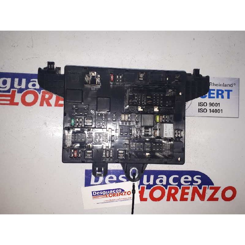 Recambio de caja reles / fusibles para opel astra j lim. excellence referencia OEM IAM 13368651 1110138AA UJ