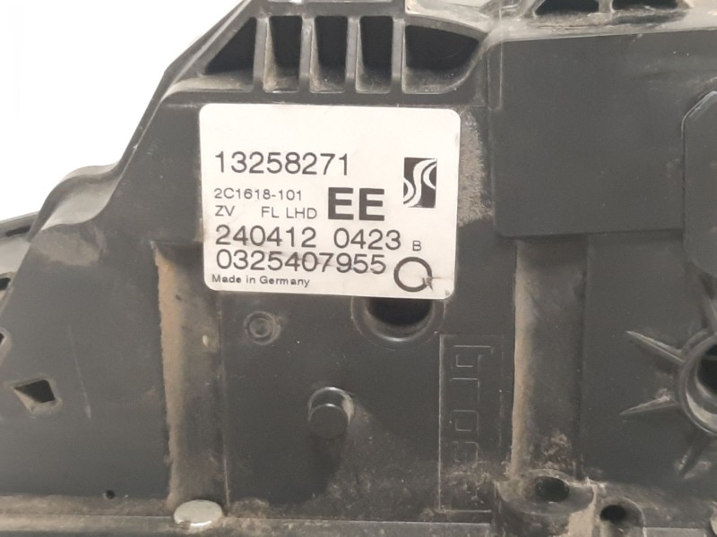 Recambio de cerradura puerta delantera izquierda para opel corsa d navi referencia OEM IAM 13258271 2404120423B 0325407955