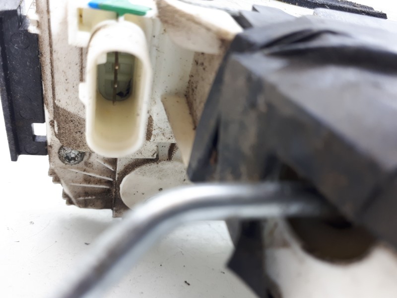 Recambio de cerradura puerta delantera derecha para dodge journey sxt cool family referencia OEM IAM P04589694AA  