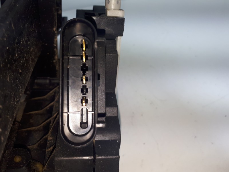 Recambio de cerradura puerta delantera derecha para ford fiesta (cb1) econetic referencia OEM IAM 8A6AA21812BJ  