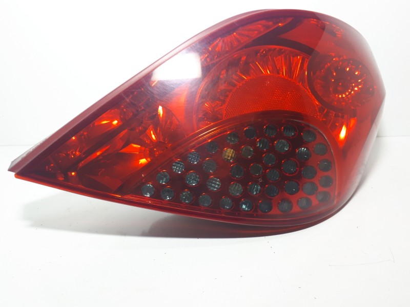 Recambio de piloto trasero derecho para peugeot 207 confort referencia OEM IAM   