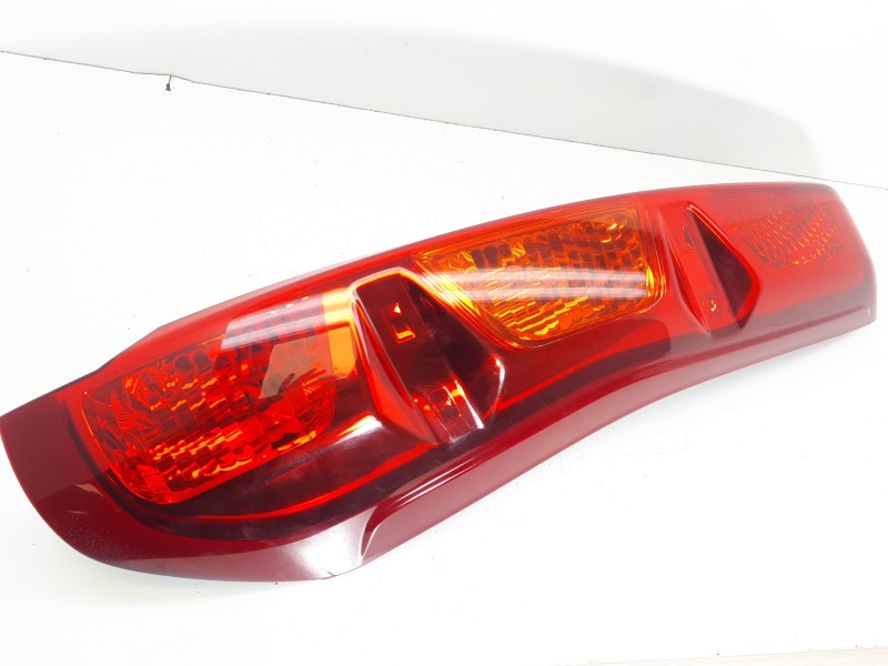 Recambio de piloto trasero derecho para nissan x-trail (t31) le referencia OEM IAM 22063929  