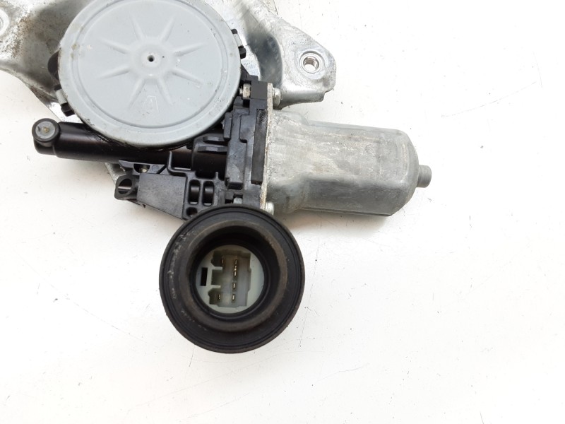 Recambio de elevalunas delantero izquierdo para lexus is200 (ds2/is2) 220d referencia OEM IAM 8572058010 0620401770 