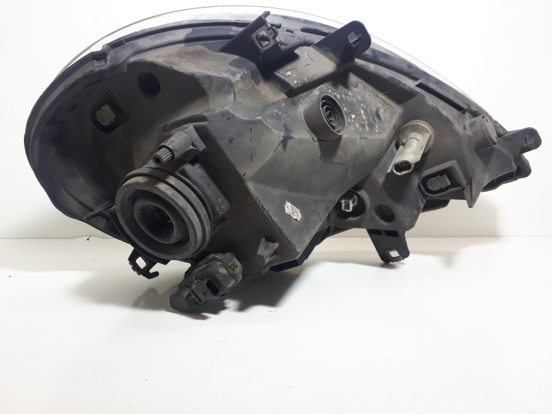 Recambio de faro derecho para nissan primastar (x..) avantour l1h1 2,7 t / 7-sitzer referencia OEM IAM 8200701356 93859830 