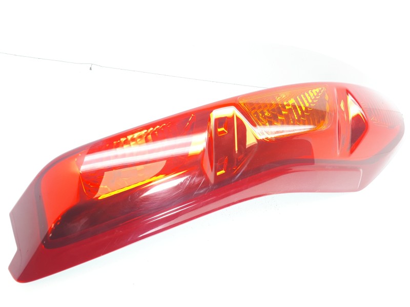 Recambio de piloto trasero izquierdo para nissan x-trail (t31) le referencia OEM IAM 22063929  