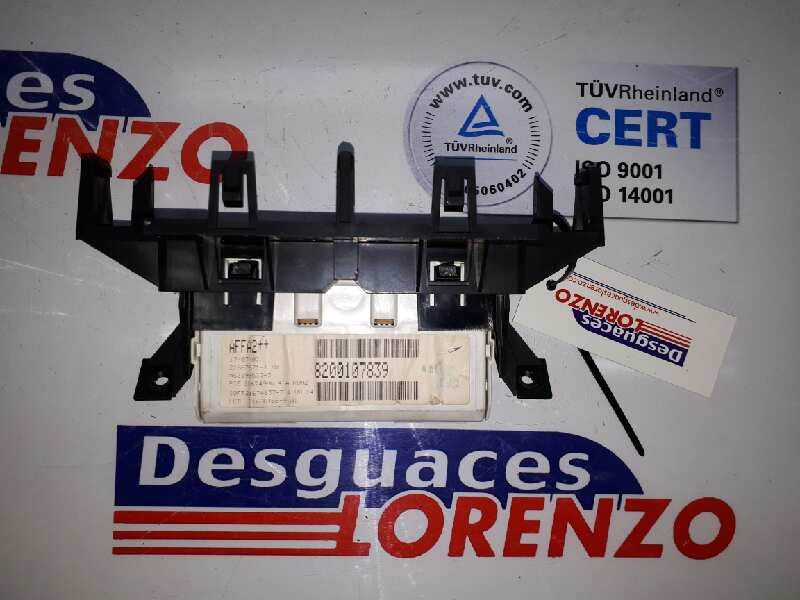 Recambio de pantalla multifuncion para renault megane ii classic berlina dynamique referencia OEM IAM 8200107839  