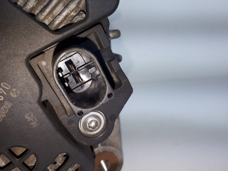 Recambio de alternador para dodge journey sxt cool family referencia OEM IAM 04801715AA 0121715047 180A