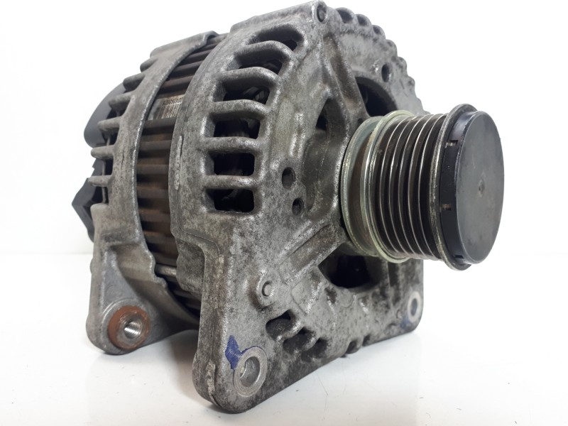 Recambio de alternador para dodge journey sxt cool family referencia OEM IAM 04801715AA 0121715047 180A