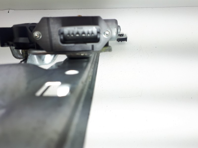 Recambio de elevalunas trasero derecho para peugeot 5008 access referencia OEM IAM 9682808680  