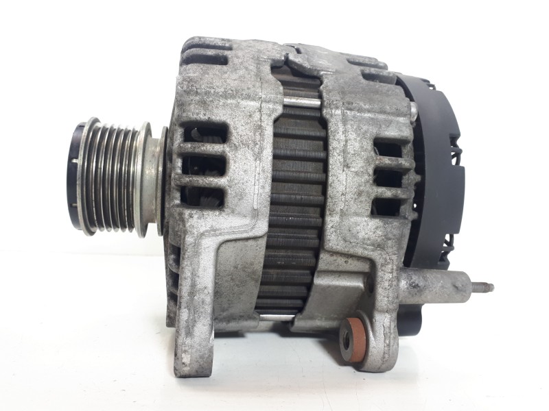 Recambio de alternador para dodge journey sxt cool family referencia OEM IAM 04801715AA 0121715047 180A