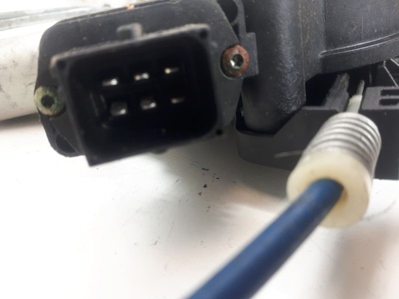 Recambio de elevalunas delantero derecho para opel corsa d corsavan referencia OEM IAM 13298154RH 72017003 