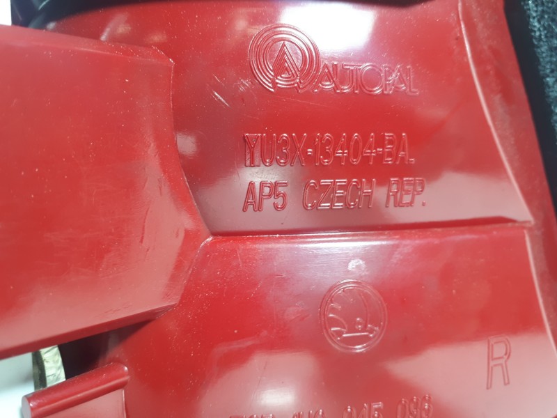 Recambio de piloto trasero derecho para skoda octavia berlina (1u2) ambiente referencia OEM IAM 1U6945096  