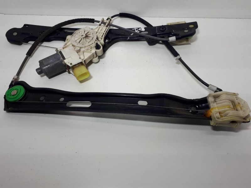 Recambio de elevalunas delantero izquierdo para bmw serie 1 berlina (e81/e87) 118d referencia OEM IAM 6927027  