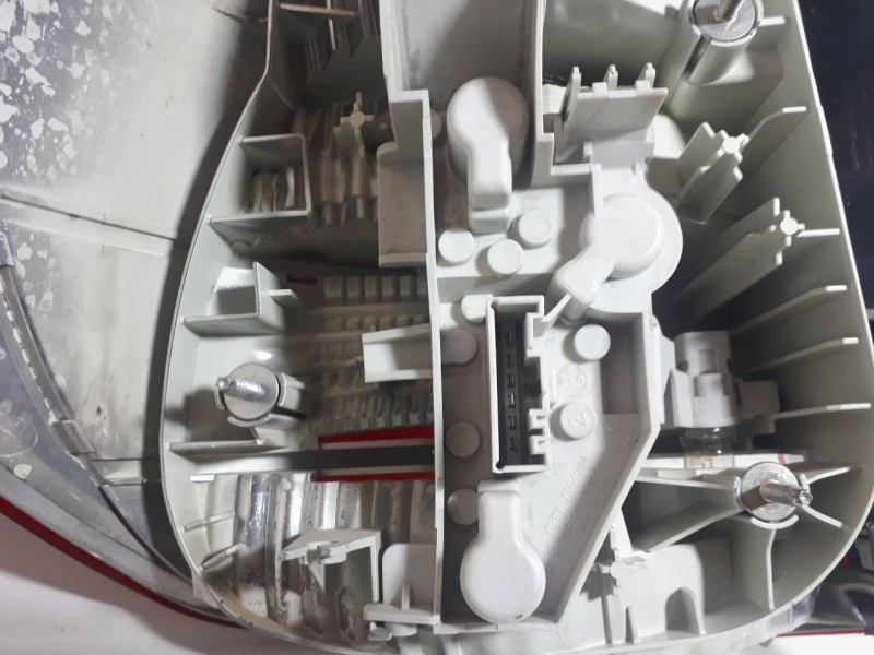 Recambio de piloto trasero derecho para bmw serie 1 berlina (e81/e87) 118d referencia OEM IAM 7164956 89503973 