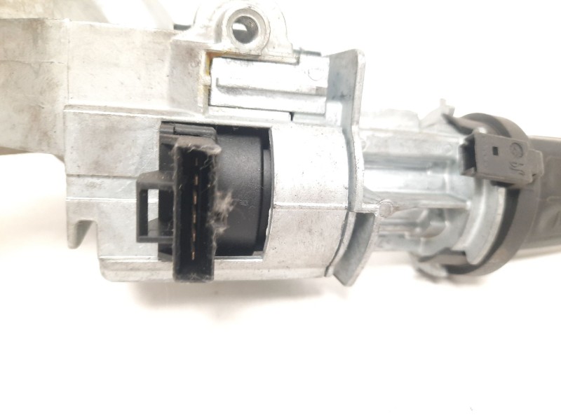 Recambio de conmutador de arranque para opel corsa d catch me referencia OEM IAM 09180562  