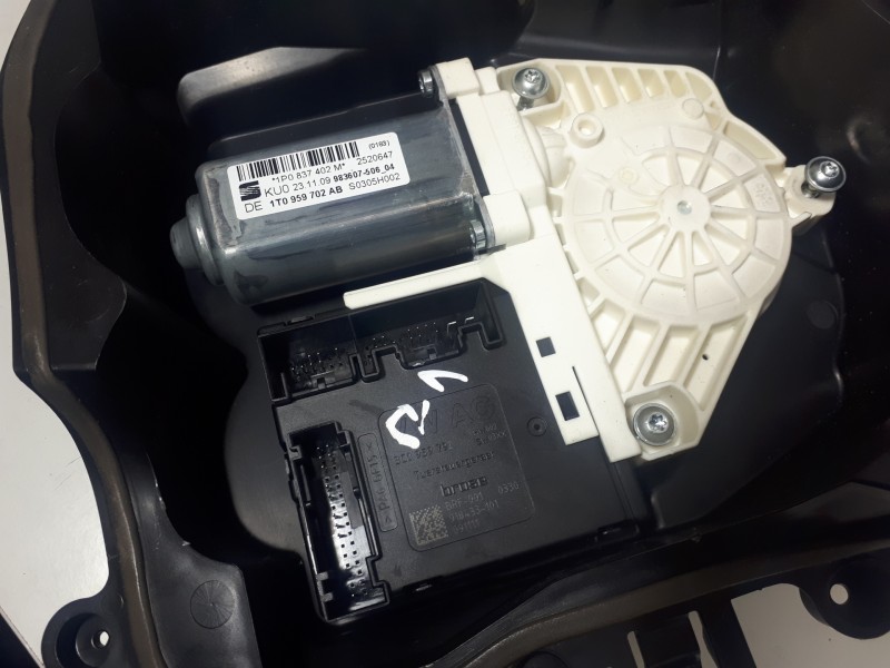 Recambio de elevalunas delantero derecho para seat leon (1p1) comfort limited referencia OEM IAM 1P0837402M 3C095979 