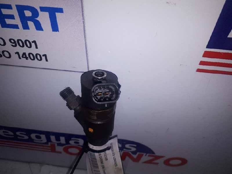 Recambio de inyector para kia carens (un) emotion referencia OEM IAM 3380027400 0445110258 