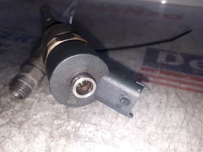 Recambio de inyector para kia carens (un) emotion referencia OEM IAM 3380027400 0445110258 