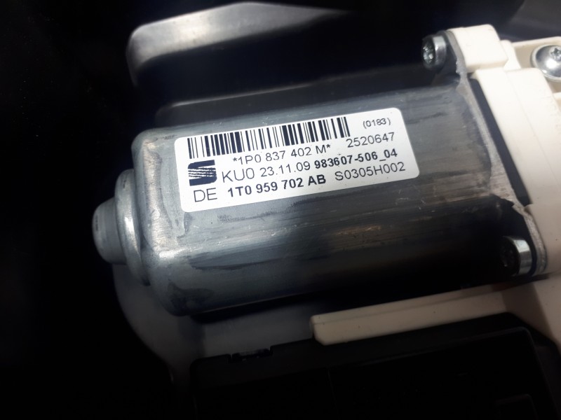 Recambio de elevalunas delantero derecho para seat leon (1p1) comfort limited referencia OEM IAM 1P0837402M 3C095979 
