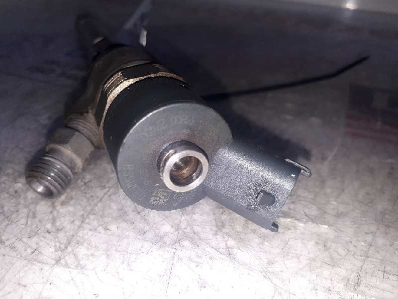 Recambio de inyector para kia carens (un) emotion referencia OEM IAM 3380027400 0445110258 