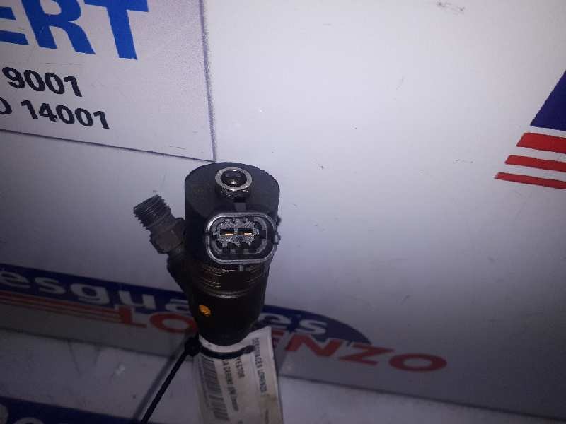 Recambio de inyector para kia carens (un) emotion referencia OEM IAM 3380027400 0445110258 