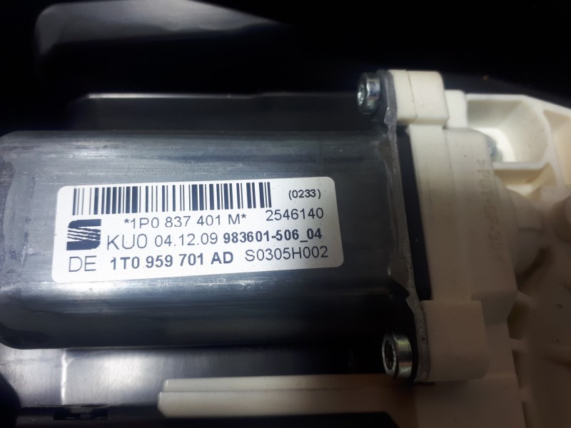 Recambio de elevalunas delantero izquierdo para seat leon (1p1) comfort limited referencia OEM IAM 1P0837401M 3C0959793 