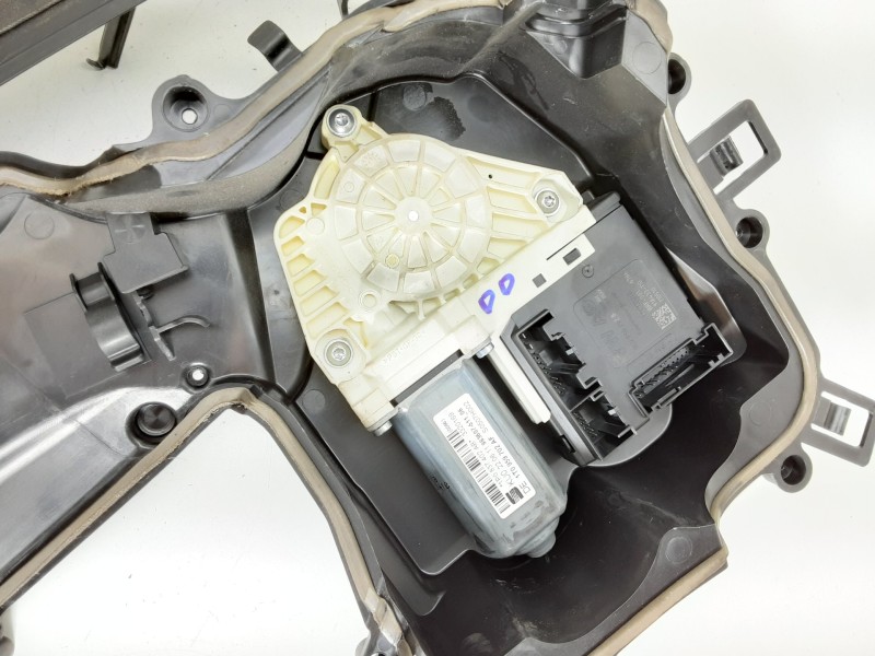 Recambio de elevalunas delantero derecho para seat leon (1p1) reference referencia OEM IAM 1P0837402AB  