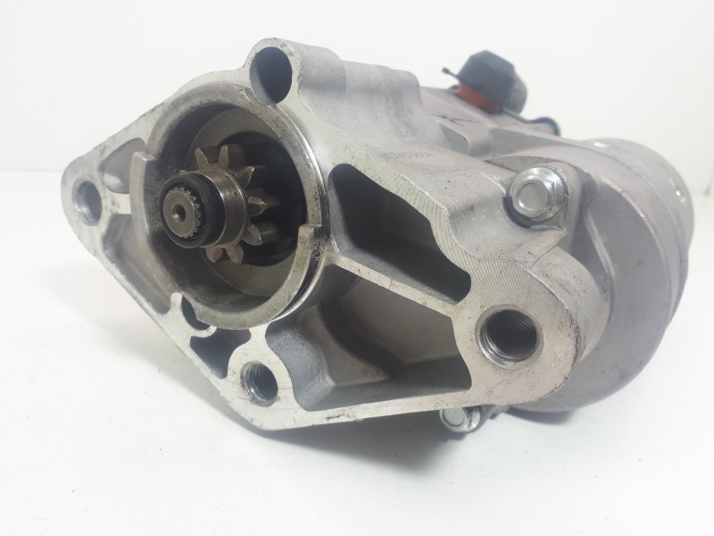 Recambio de motor arranque para kia carnival ii 2.5 v6 ex referencia OEM IAM   