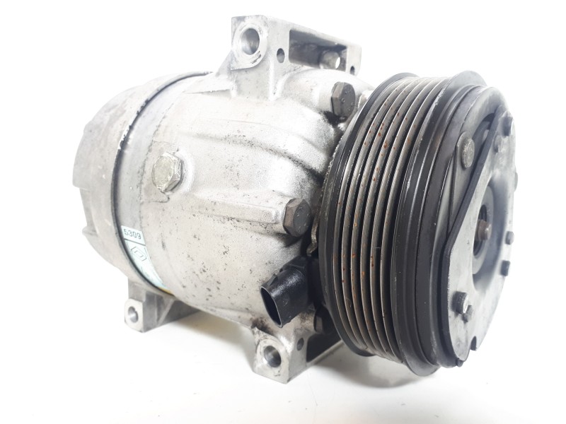 Recambio de compresor aire acondicionado para renault megane i fase 2 classic (la..) 1.9 dci dynamique referencia OEM IAM 770010