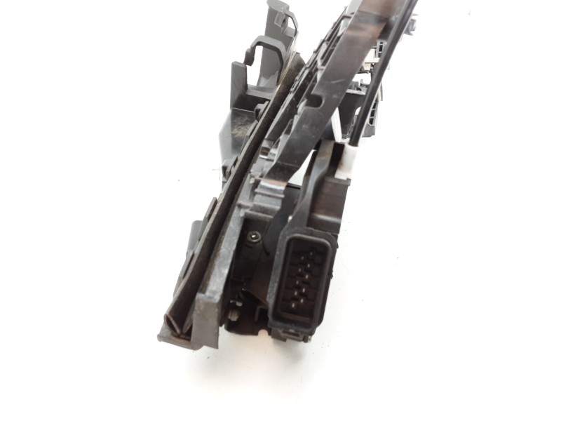 Recambio de cerradura puerta delantera derecha para ford focus lim. (cb4) titanium referencia OEM IAM 3M5AR21812AK  