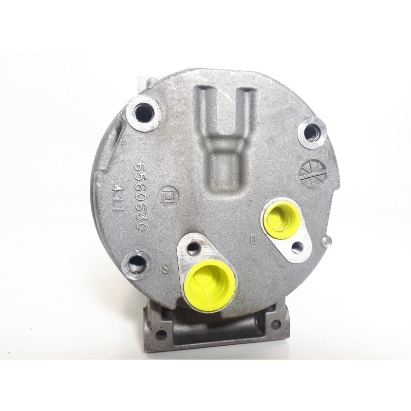 Recambio de compresor aire acondicionado para renault megane i fase 2 classic (la..) 1.9 dci dynamique referencia OEM IAM 770010