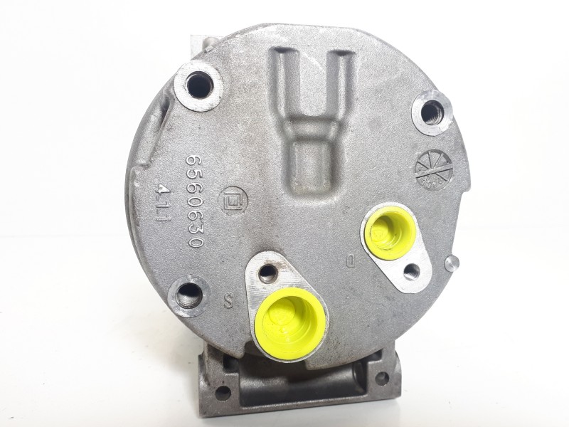 Recambio de compresor aire acondicionado para renault megane i fase 2 classic (la..) 1.9 dci dynamique referencia OEM IAM 770010