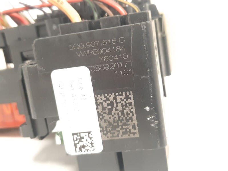 Recambio de caja reles / fusibles para volkswagen golf vii variant (bv5) advance bmt referencia OEM IAM 5Q0937615C  VWPE904184