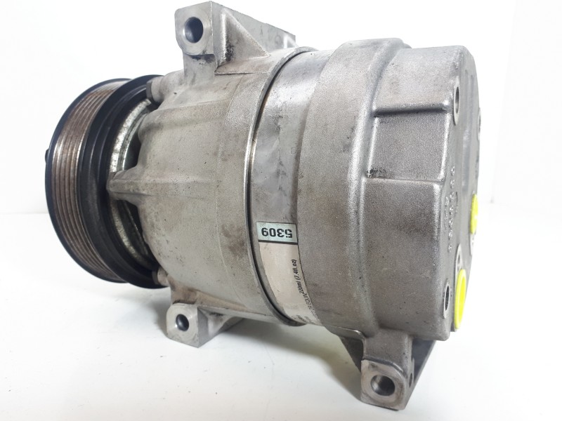 Recambio de compresor aire acondicionado para renault megane i fase 2 classic (la..) 1.9 dci dynamique referencia OEM IAM 770010